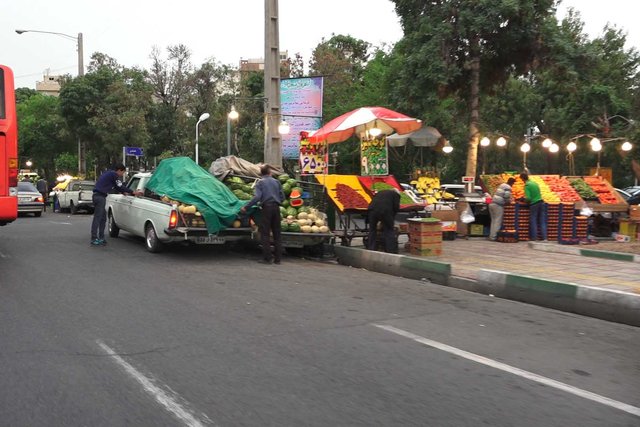 ایجاد بازارچه و بازار هفتگی در سطح شهر برای ساماندهی دستفروشان