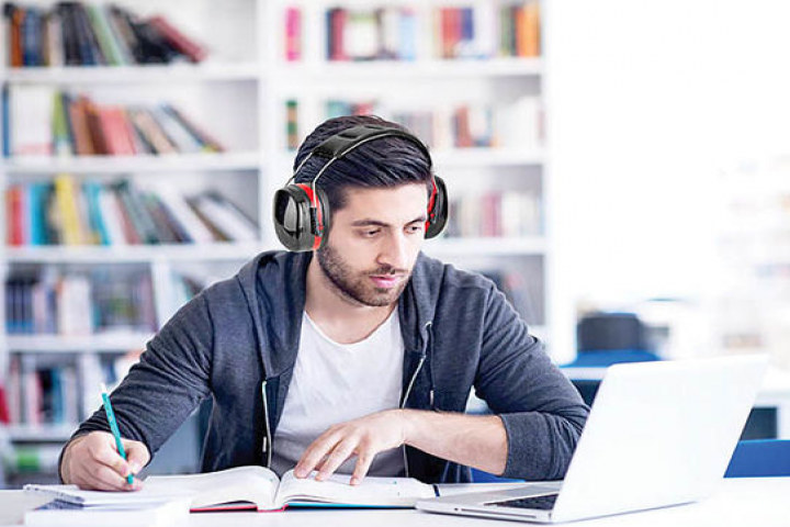 آیندهای مبهم و نبود فرصت شغلی دغدغه اصلی دانشجویان است