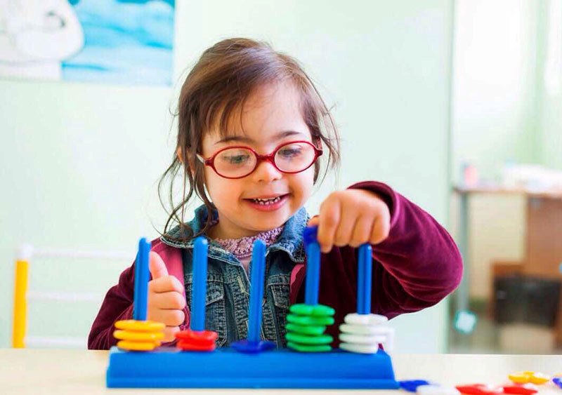 نشانه‌های اوتیسم را جدی بگیرید