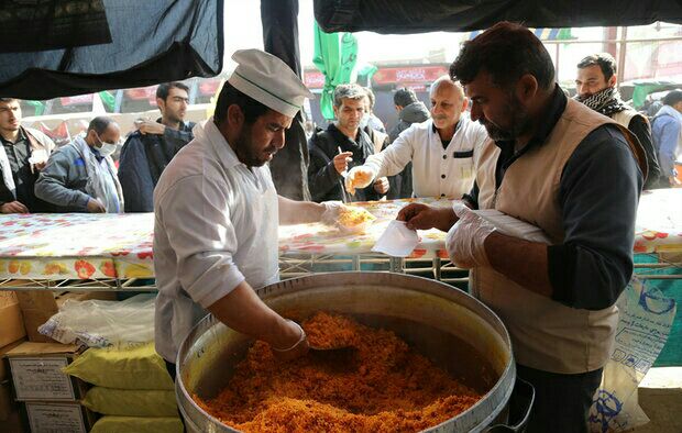 دادن نذری محرم رسمی به قدمت باورهای دینی در آذربایجان غربی 