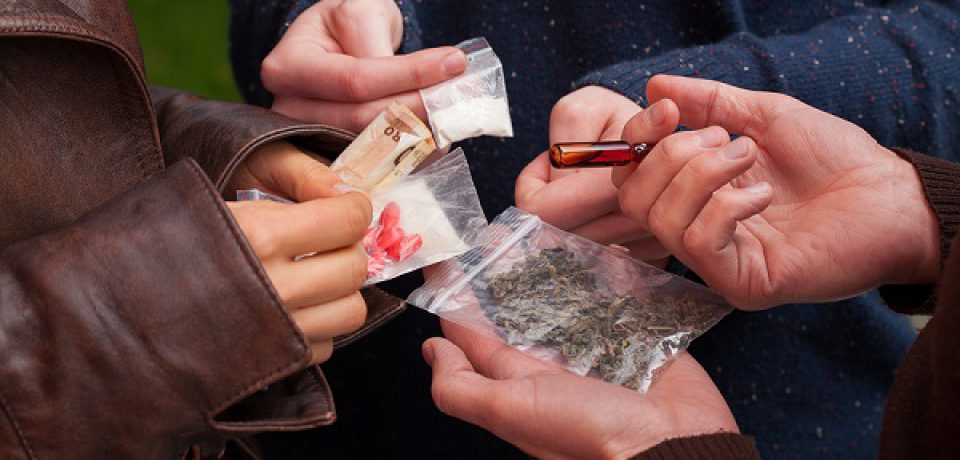 اعتیاد؛ زنگ خطری که شنیده نمیشود