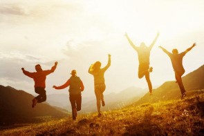 تورم و فقر احساس شادی را در جامعه کاهش داده است  تورم و فقر احساس شادی را در جامعه کاهش داده است