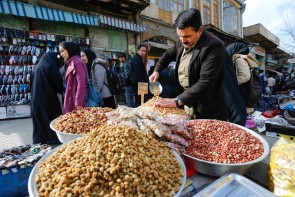 سفرههای شب عید کوچکتر شدند سفرههایی شب عید کوچکتر شدند