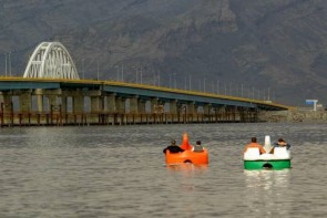 لزوم احیای فضاهای تفریحی و گردشگری دریاچه ارومیه لزوم احیای فضاهای تفریحی و گردشگری دریاچه ارومیه
