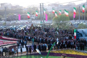 استقبال گردشگران کشورهای همسایه از نهمین جشنواره گلها استقبال گردشگران کشورهای همسایه از نهمین جشنواره گلها