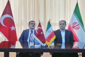 تفاهمنامه همکاری مرزی میان دو کشور امضاء شد تفاهمنامه همکاری مرزی میان دو کشور امضاء شد