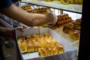 جعبههایی که نشان از کمفروشی شیرینی دارند جعبههایی که نشان از کمفروشی شیرینی دارند