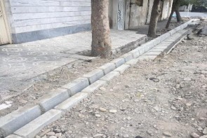 جدول کشی نادرست ، راه نفس پیاده رو هارا گرفته است جدول کشی نادرست ، راه نفس پیاده رو هارا گرفته است