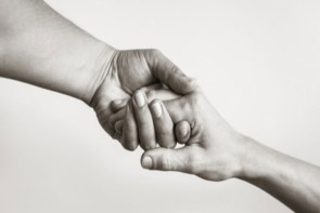 سیاسی کاری به نام امورات خیریه؛ ممنوع سیاسی کاری به نام امورات خیریه؛ ممنوع