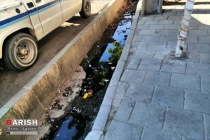ریختن زباله در جویهای آب در شان یک کلانشهر نیست! ریختن زباله در جویهای آب در شان یک کلانشهر نیست!