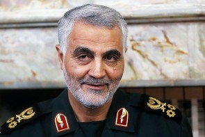 سردار سلیمانی و کسانی که لقب "مردی در سایه" را به او می دهند + 33 عکس سردار سلیمانی و کسانی که لقب "مردی در سایه" را به او می دهند + 33 عکس