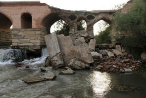 پایان مرمت پل باراندوز چای ارومیه تا اواخر تابستان 95 پایان مرمت پل باراندوز چای ارومیه تا اواخر تابستان 95