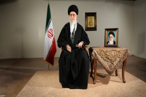 «اقتصاد مقاومتی» علاج مشکلات و پاسخ به مطالبات مردم است «اقتصاد مقاومتی» علاج مشکلات و پاسخ به مطالبات مردم است