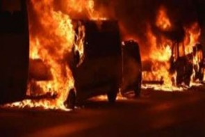23 خودرو در استانبول به آتش كشیده شد 23 خودرو در استانبول به آتش كشیده شد