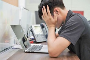 وابستگی به اینترنت یکی از انواع اعتیاد رفتاری است وابستگی به اینترنت یکی از انواع اعتیاد رفتاری است