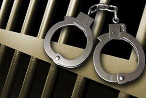 شگرد پلیسی دختر جوان پس از آزار راننده پراید شگرد پلیسی دختر جوان پس از آزار راننده پراید
