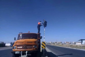 تعمیر و اصلاح ۶۷۵ سیستم روشنایی نقطه ای در سطح محورهای شریانی و پر تردد استان تعمیر و اصلاح ۶۷۵ سیستم روشنایی نقطه ای در سطح محورهای شریانی و پر تردد استان