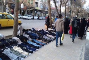 دخل و تصرف اصناف در معابر شهری تضییع حقوق شهروندان است دخل و تصرف اصناف در معابر شهری تضییع حقوق شهروندان است