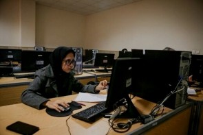 آزمونهای پایان ترم دروس نظری بهصورت غیرحضوری برگزار میشود آزمونهای پایان ترم دروس نظری بهصورت غیرحضوری برگزار میشود