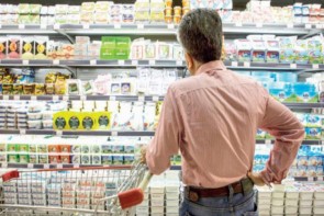 اختلاف طبقاتی در پس بحران معیشت / طبقه متوسط به سمت فقر می رود اختلاف طبقاتی در پس بحران معیشت / طبقه متوسط به سمت فقر می رود