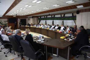 درخواست کمک استاندار آذربایجان غربی از تمامی دانشمندان کشورهای دنیا برای احیای دریاچه ارومیه درخواست کمک استاندار آذربایجان غربی از تمامی دانشمندان کشورهای دنیا برای احیای دریاچه ارومیه