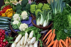 قیمتهای سلیقهای گریبان اقلام ترشی در بازار را هم گرفت قیمتهای سلیقهای گریبان اقلام ترشی در بازار را هم گرفت