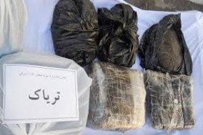 کشف 102 کیلوگرم تریاک جاسازی شده در لاستیک تریلی اسکانیا/ دو متهم دستگیر شد کشف 102 کیلوگرم تریاک جاسازی شده در لاستیک تریلی اسکانیا/ دو متهم دستگیر شد