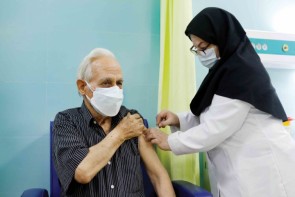 آغاز ثبت نام واکسیناسیون برای افراد ۶۵ سال به بالا آغاز ثبت نام واکسیناسیون برای افراد ۶۵ سال به بالا