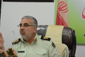 نیروی انتظامی هم اکنون به عنوان خاکریز مقابله با قاچاق فعالیت می کند/در 3 روز اول ماه رمضان 50 نفر دستگیر شده اند نیروی انتظامی هم اکنون به عنوان خاکریز مقابله با قاچاق فعالیت می کند/در 3 روز اول ماه رمضان 50 نفر دستگیر شده اند