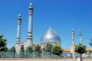 پیش بینی می شود بیش از 4 هزار نفر در مراسمات شب قدر شرکت کنند پیش بینی می شود بیش از 4 هزار نفر در مراسمات شب قدر شرکت کنند