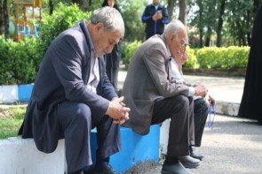 حقوقی که کفاف کوچکترین مخارج زندگی بازنشستگان را نمیدهد حقوقی که کفاف کوچکترین مخارج زندگی بازنشستگان را نمیدهد