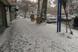 وضعیت نامناسب پیادهروهای سطح شهری ارومیه در غفلت مسئولان شهری وضعیت نامناسب پیادهروهای سطح شهری ارومیه در غفلت مسئولان شهری