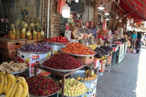 سایه نبود صنایع تبدیلی بر سر میوههای تابستانی سایه نبود صنایع تبدیلی بر سر میوههای تابستانی