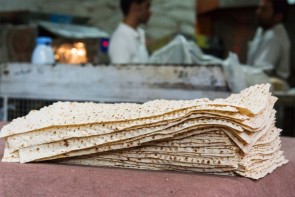 با نانوایان گرانفروش برخورد میشود با نانوایان گرانفروش برخورد میشود