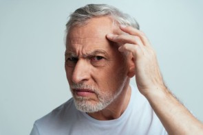 با عوارض احتمالی بعد از کاشت مو آشنا شوید ! با عوارض احتمالی بعد از کاشت مو آشنا شوید !