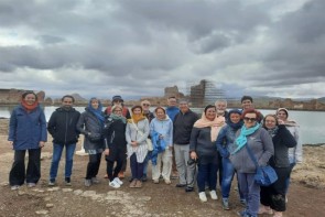 حضور نخستین گروه گردشگران خارجی در میراث جهانی تخت سلیمان تكاب حضور نخستین گروه گردشگران خارجی در میراث جهانی تخت سلیمان تكاب