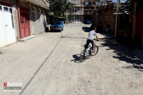 کوچه پس کوچههای ارومیه از نبود آسفالت رنج میبرند کوچه پس کوچههای ارومیه از نبود آسفالت رنج میبرند