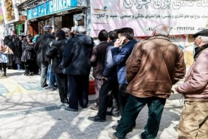 تشدید موج چهارم کرونا با صفهای طولانی! تشدید موج چهارم کرونا با صفهای طولانی!