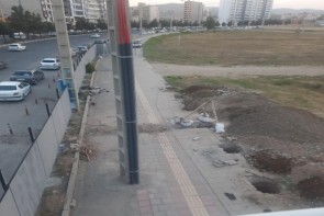 سدمعبر؛ معضلی لاینحل در پیادهروهای کلانشهر ارومیه سدمعبر؛ معضلی لاینحل در پیادهروهای کلانشهر ارومیه