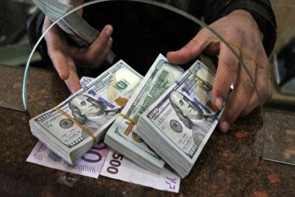 فرو ریختن قیمت ارز دور از انتظار نیست فرو ریختن قیمت ارز دور از انتظار نیست