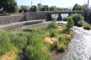 جنگلی در شهر/ بی توجهی چندین ساله مسئولین شهری به لایروبی رودخانه شهرچای جنگلی در شهر/ بی توجهی چندین ساله مسئولین شهری به لایروبی رودخانه شهرچای