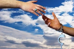 30 نفر از زندانیان استان با بدهی 13 میلیارد ریالی آزاد شدند/490 نفر زندانی جرایم غیر عمد چشم انتظار خیرین میباشند 30 نفر از زندانیان استان با بدهی 13 میلیارد ریالی آزاد شدند