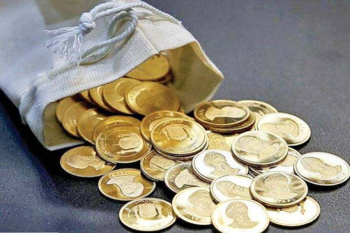 پلیس های وظیفه شناس میاندوآبی سکه های طلا را به دست صاحبش رساندند