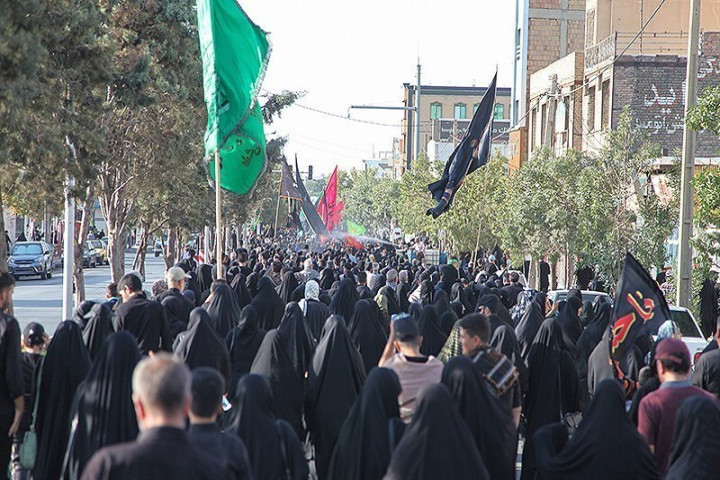 پیاده‌روی دلدادگان اربعین حسینی در باغ رضوان ارومیه برگزار می‌شود